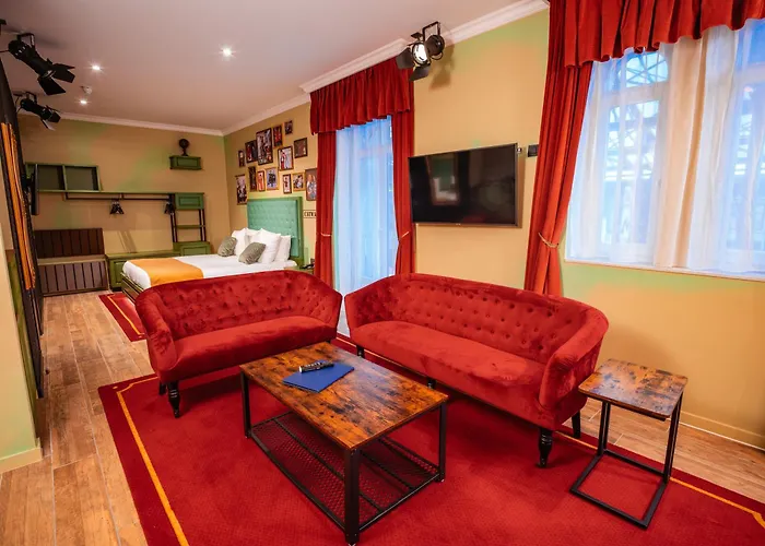 Theater Hotel