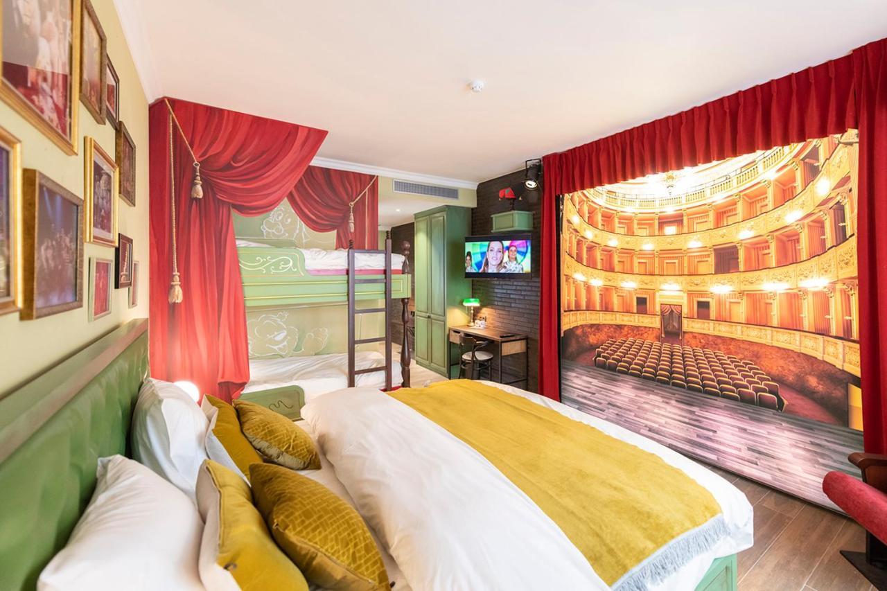 Theater Hotel