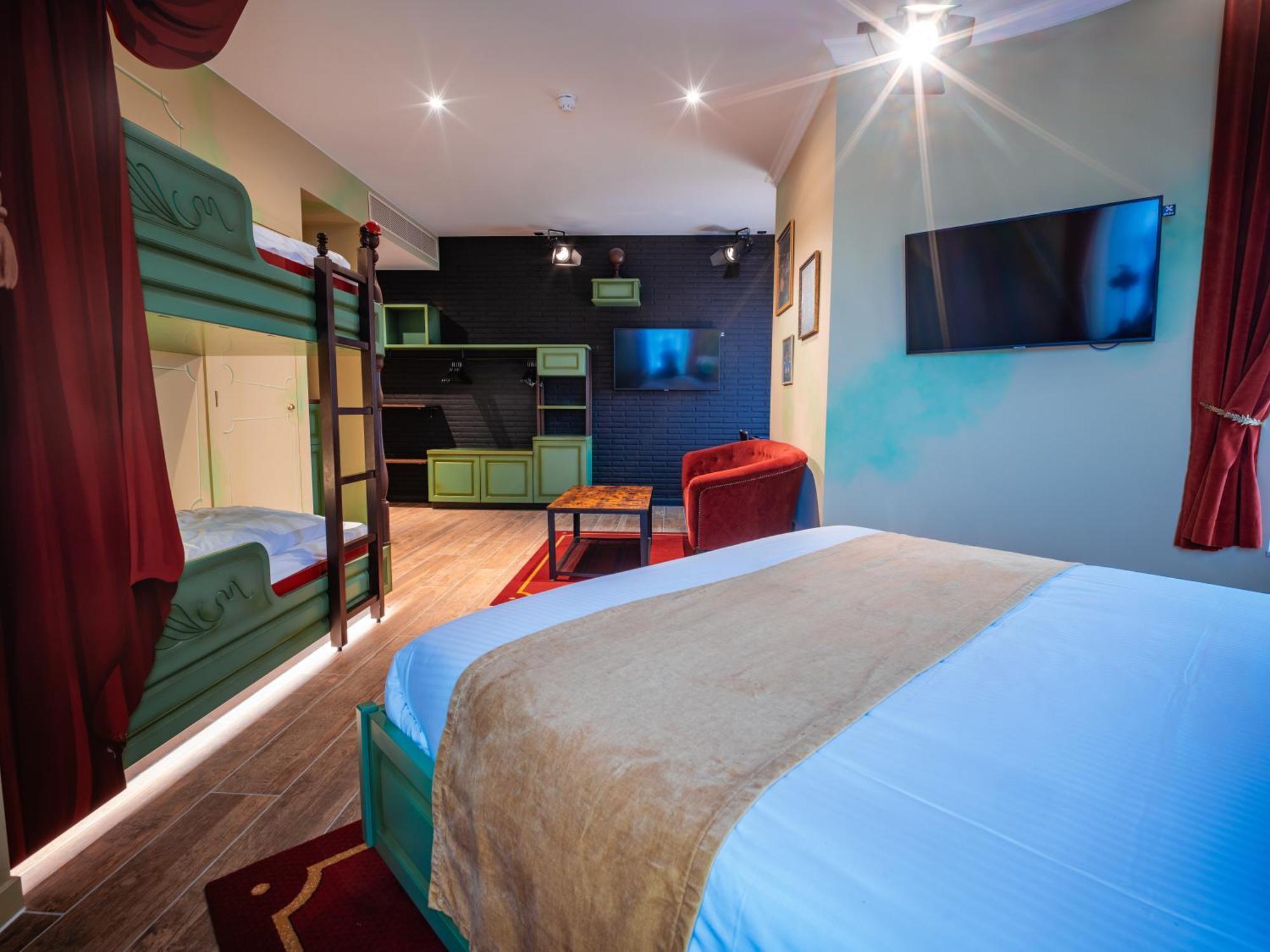 Theater Hotel