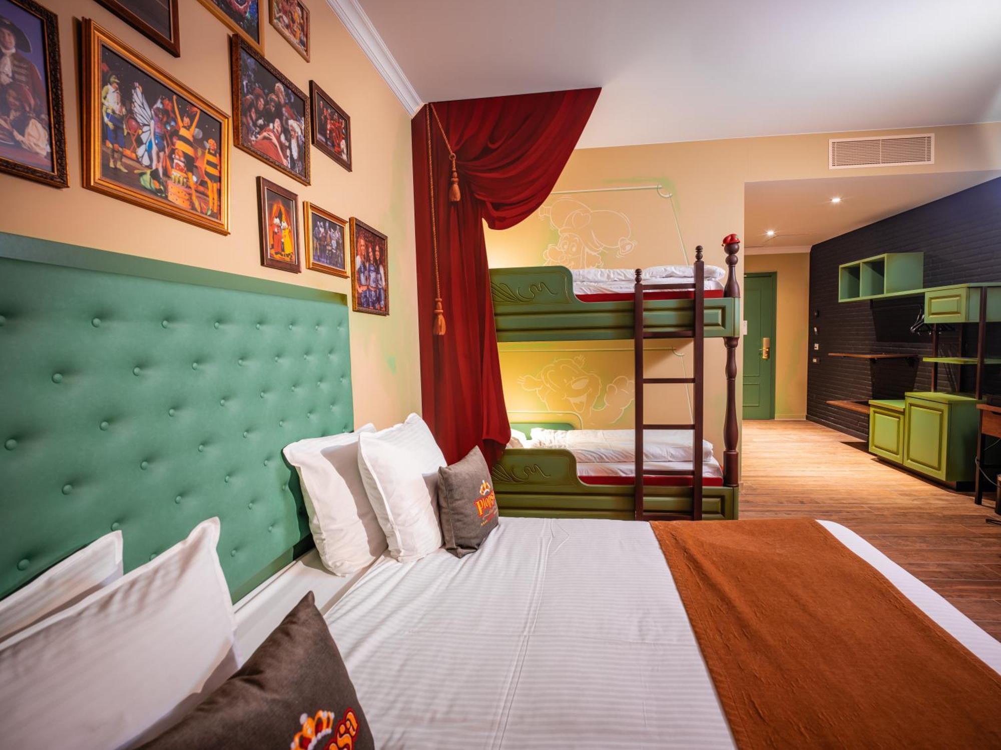 Theater Hotel 4*